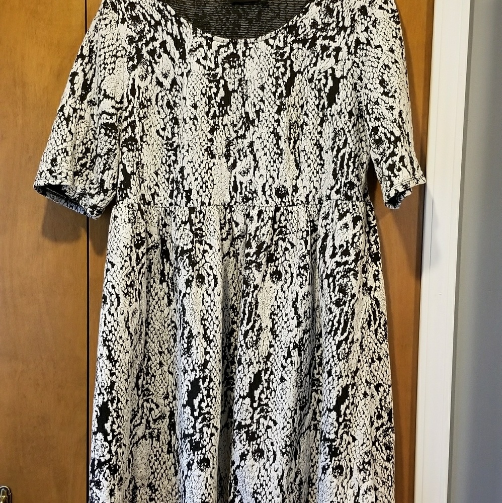 Gorgeous snake print dress