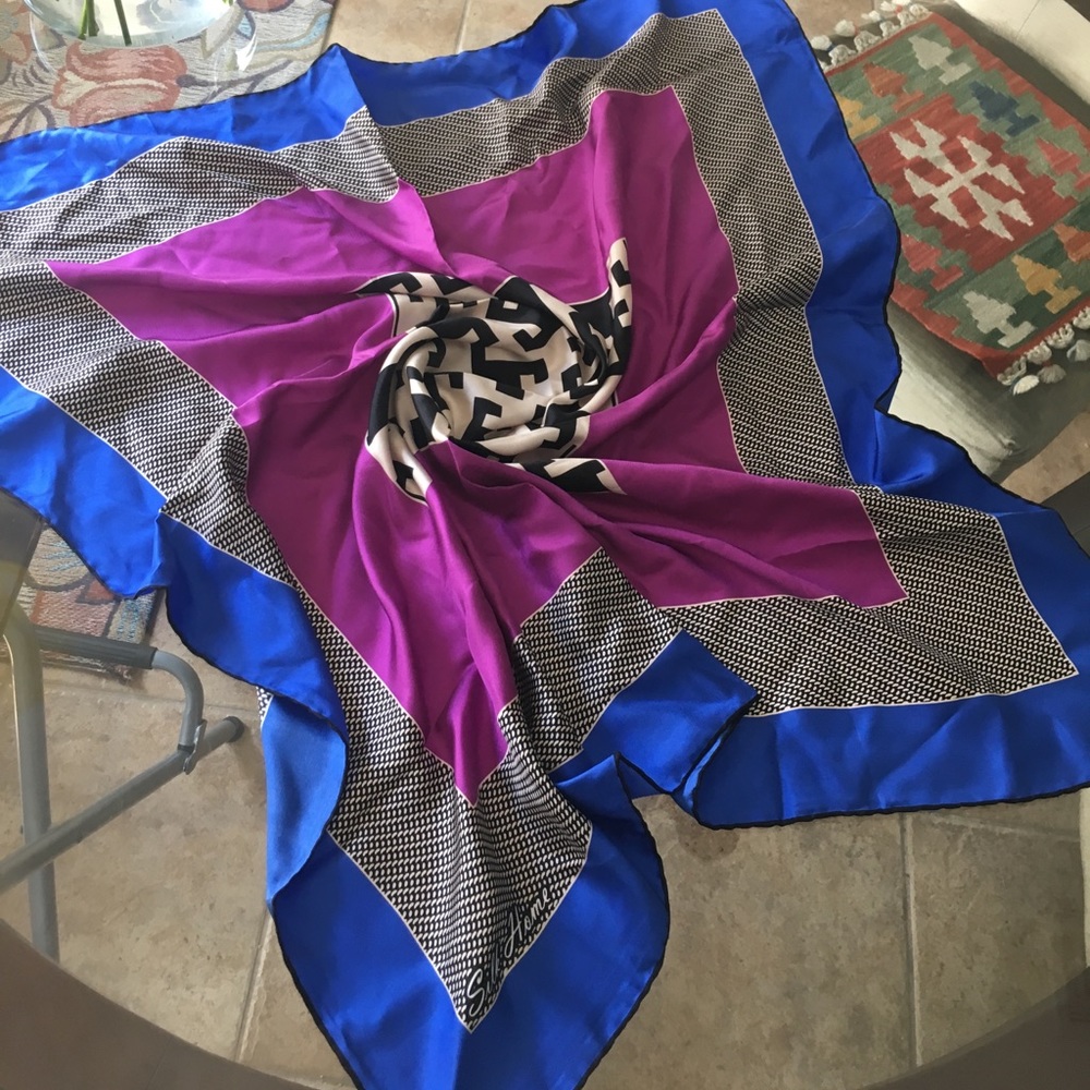Silk Home %100 Silk Scarf 33x33 New without Tag