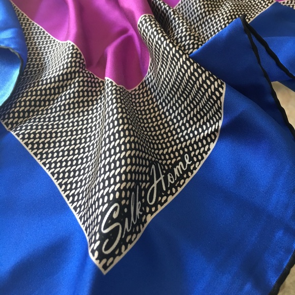 Silk Home %100 Silk Scarf 33x33 New without Tag - Picture 2 of 8
