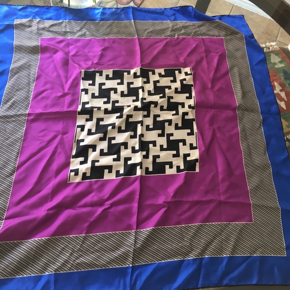 Silk Home %100 Silk Scarf 33x33 New without Tag - Picture 5 of 8