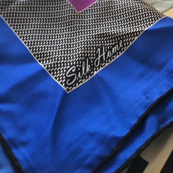 Silk Home %100 Silk Scarf 33x33 New without Tag - Picture 8 of 8