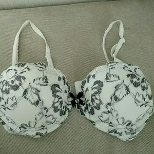 Victoria's Secret push up bra 36A