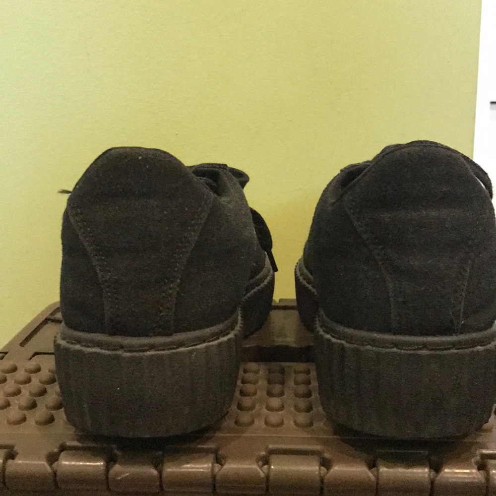 Shoes - Picture 3 of 3