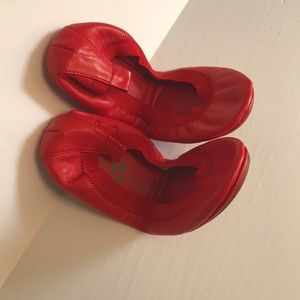 Yosi Samra Cherry Red fold up flat
