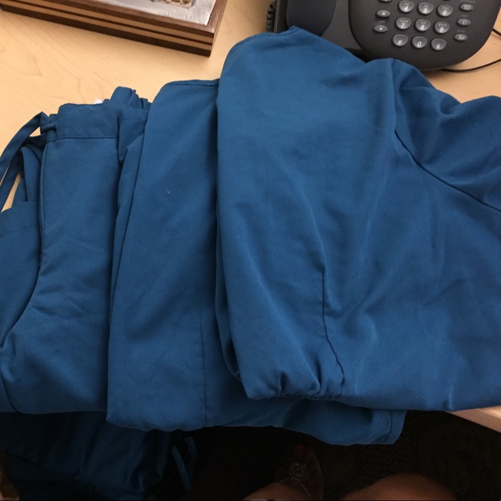 Grey's Anatomy Caribbean blue scrubs