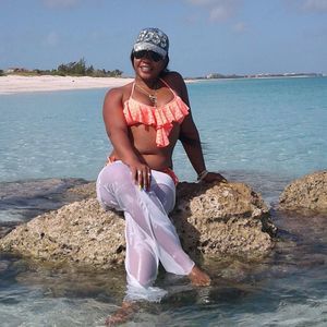 Meet your Posher, Deena