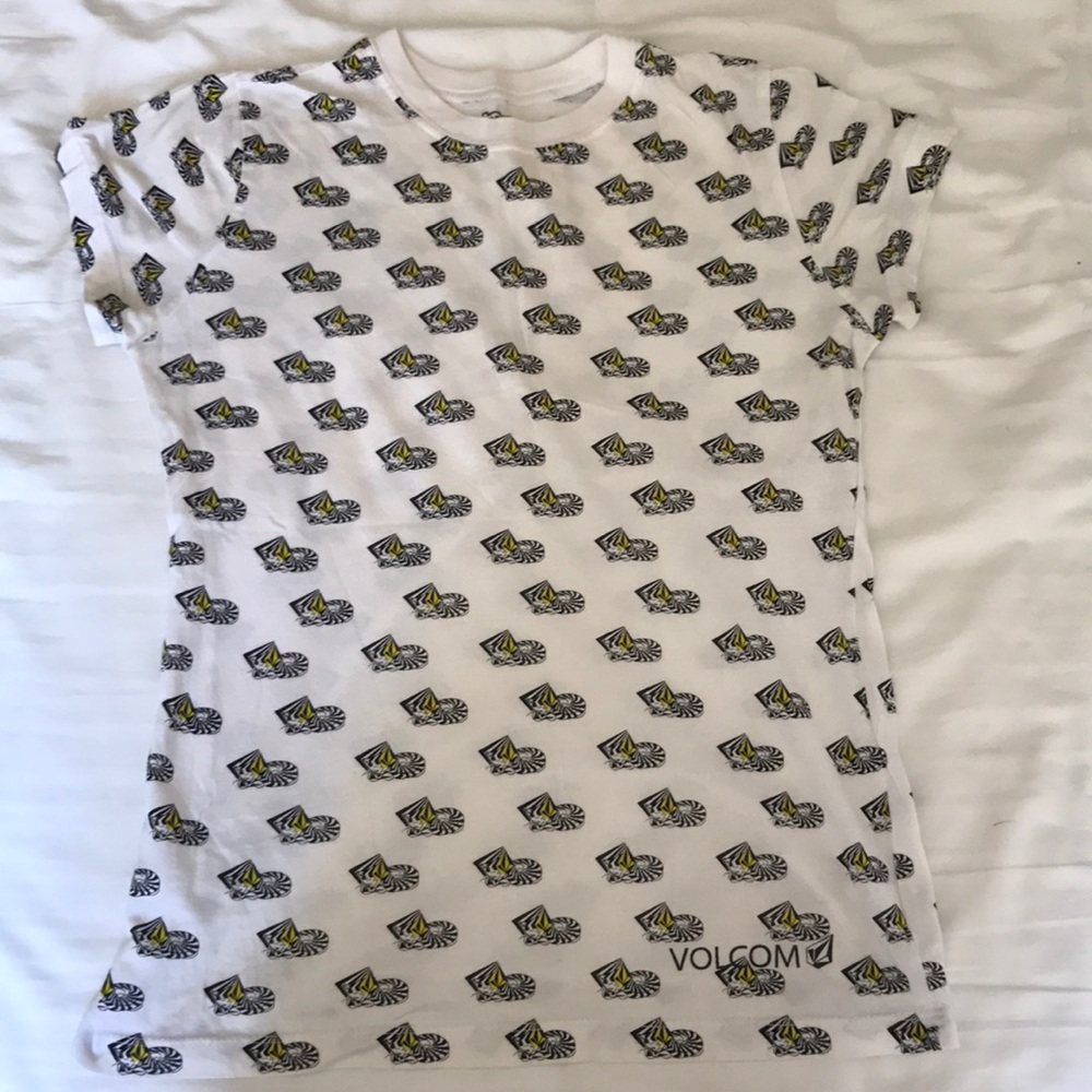 Volcom casual tee.