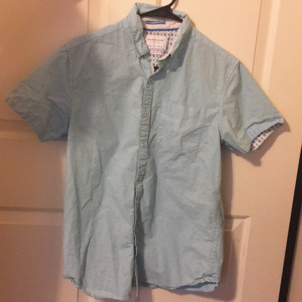 Short sleeve button down
