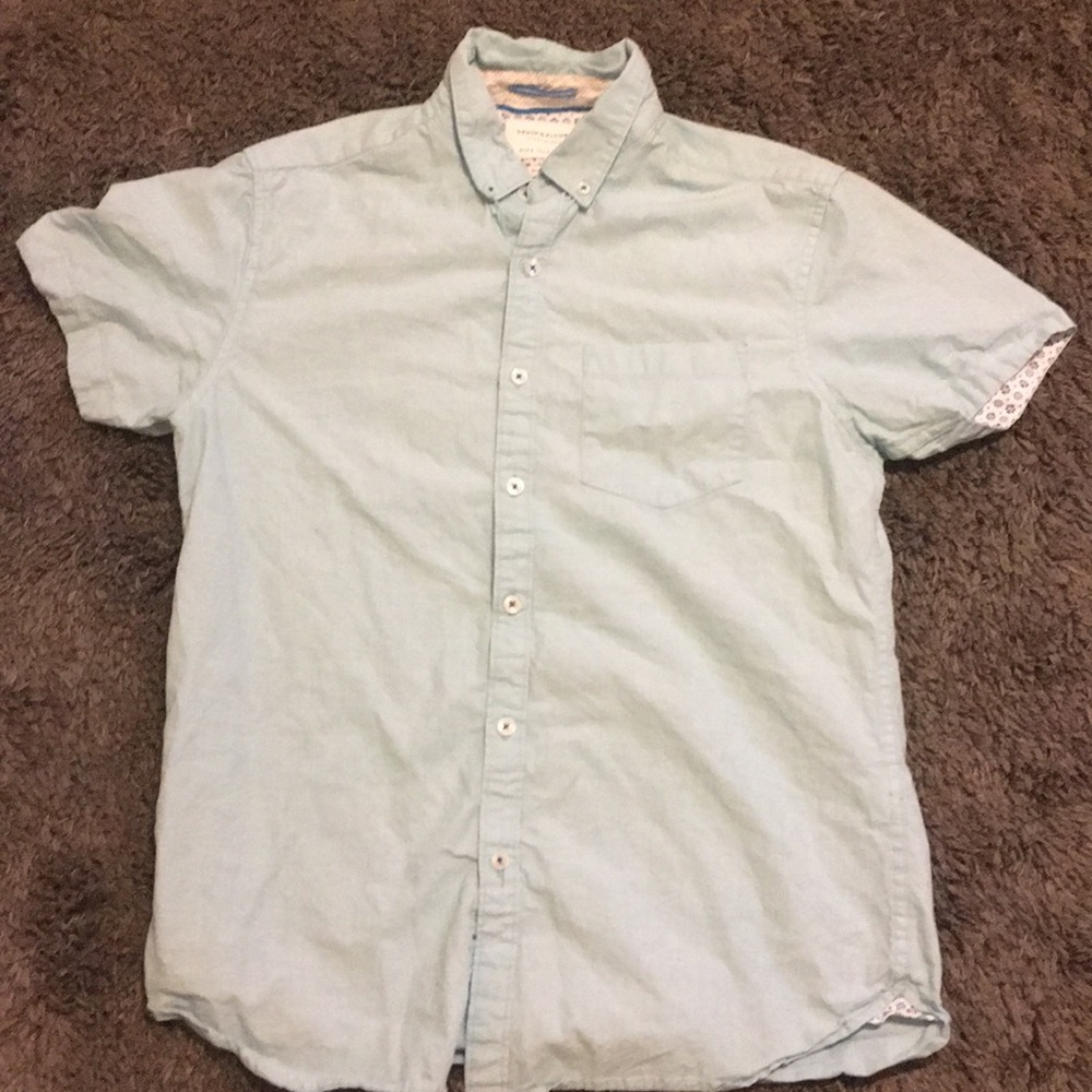 Short sleeve button down - Picture 2 of 3