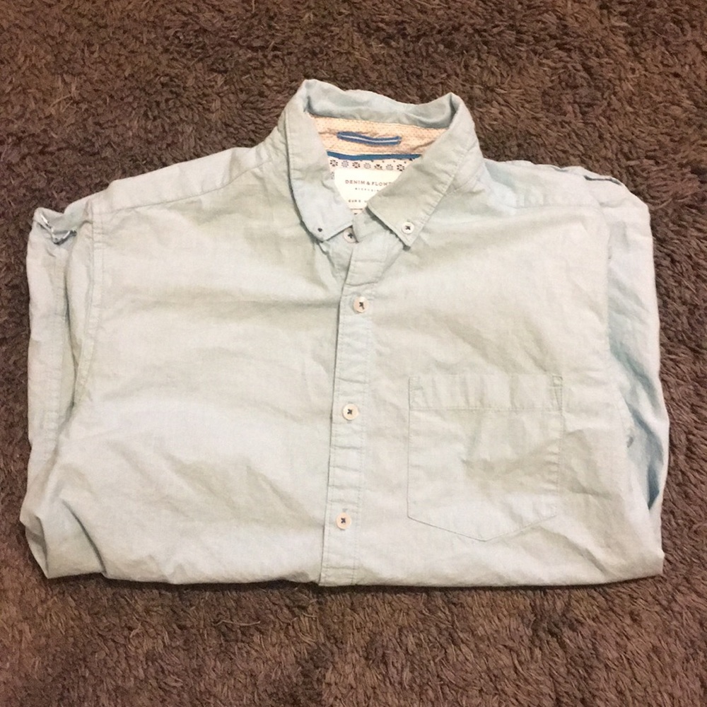 Short sleeve button down - Picture 3 of 3