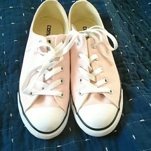 Ladies light pink converse! 8.5!