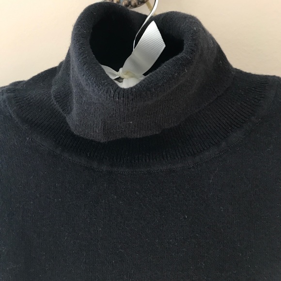 GAP Black Turtleneck Sweater - Picture 2 of 7