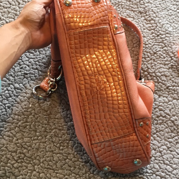 Kathy Van Zeeland Peach Shoulder Bag Large Vinyl - Picture 4 of 8