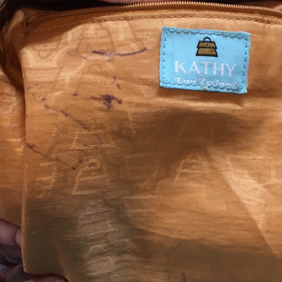 Kathy Van Zeeland Peach Shoulder Bag Large Vinyl - Picture 6 of 8