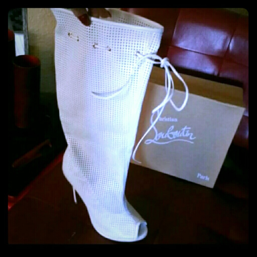 Worn 1x Perfect fall boots or booties CL  Nspired