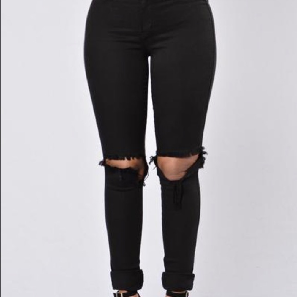 Fashion Nova Clean Break Distressed Jeans