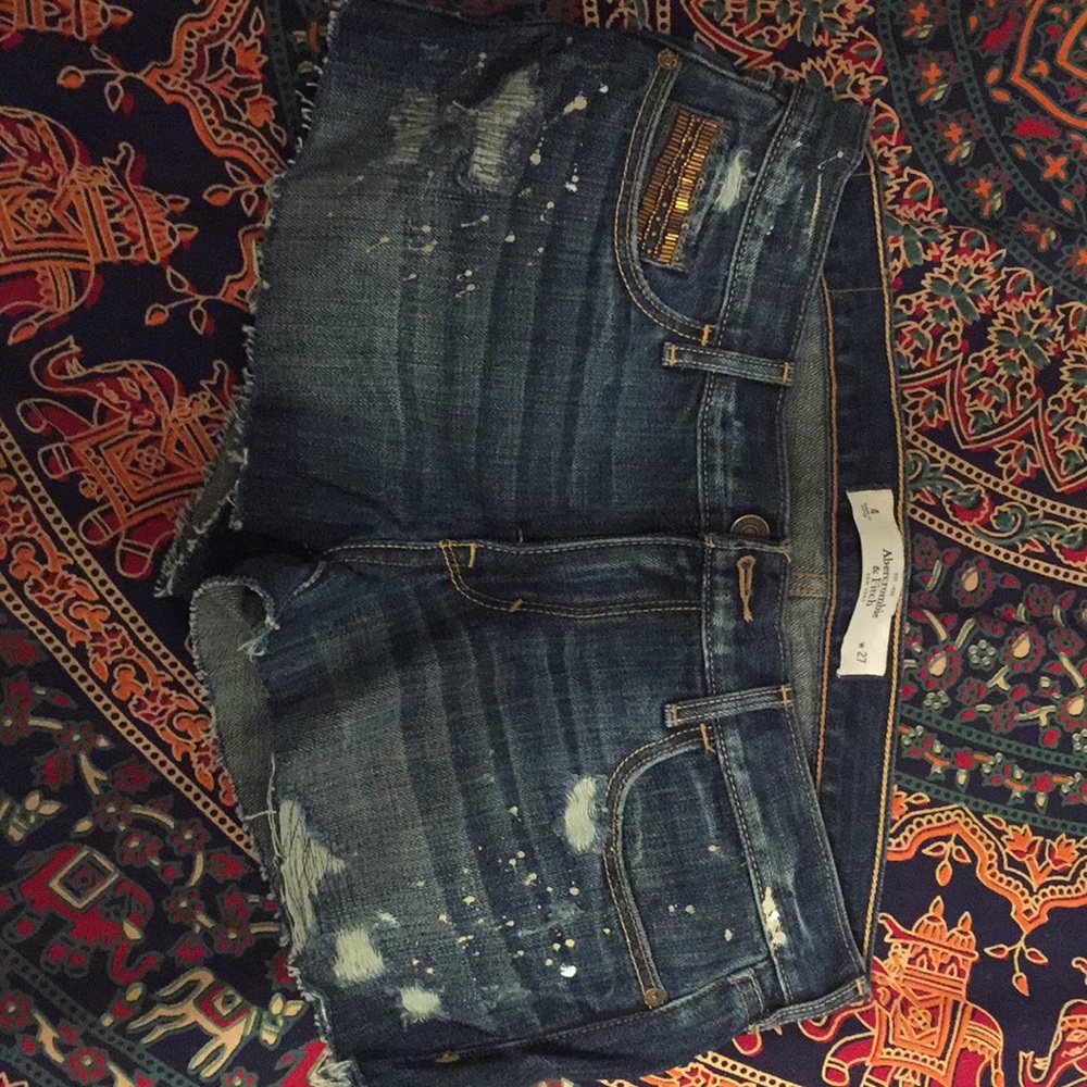 Abercrombie & Fitch distressed shorts