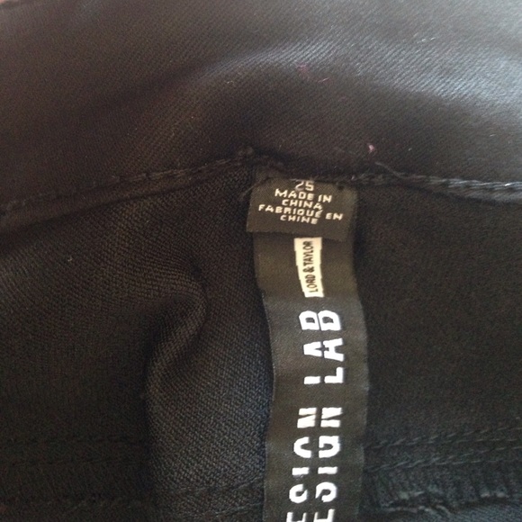 NWT- Design Lab Black Skinny Pants - Picture 2 of 4