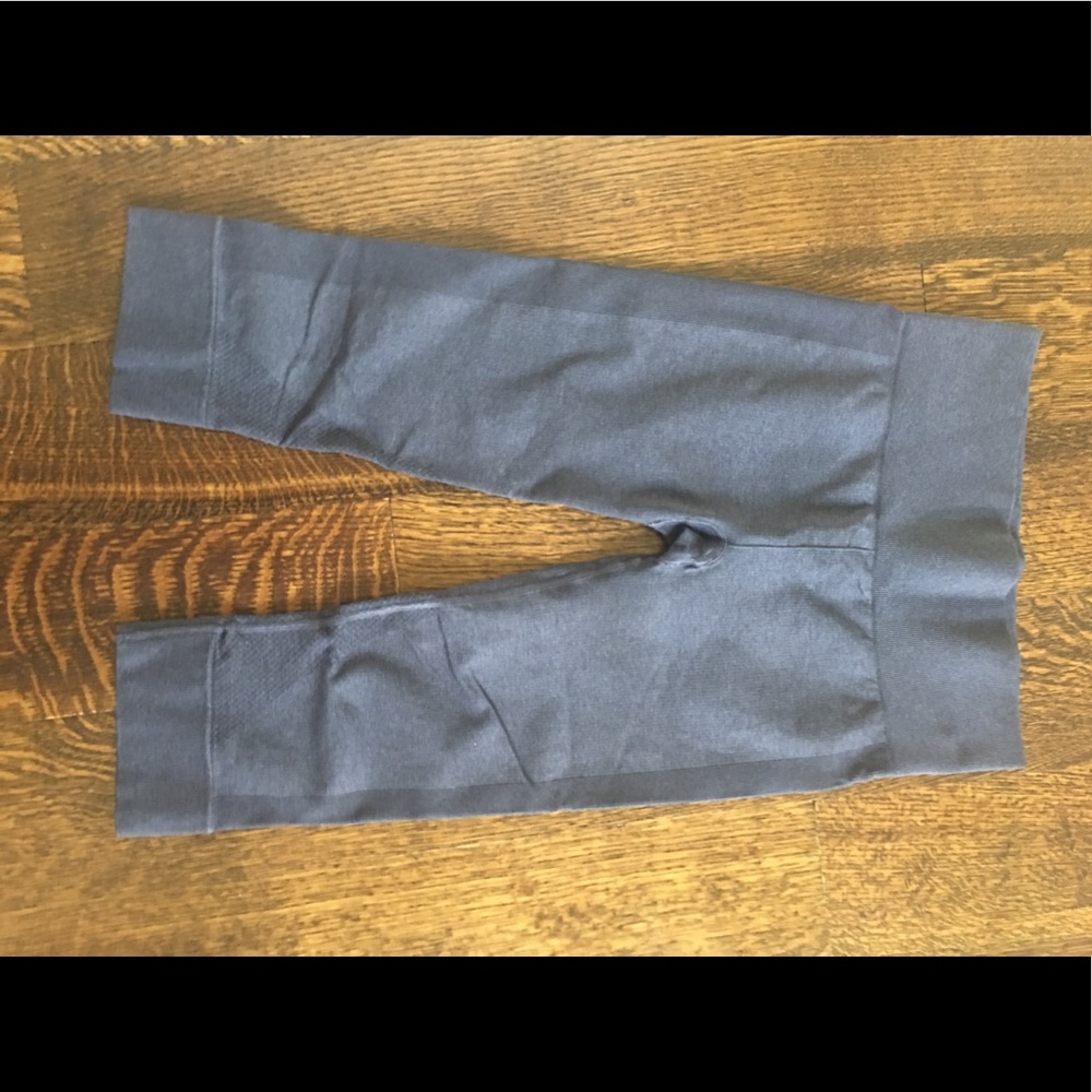 Lululemon seamlessly street crop