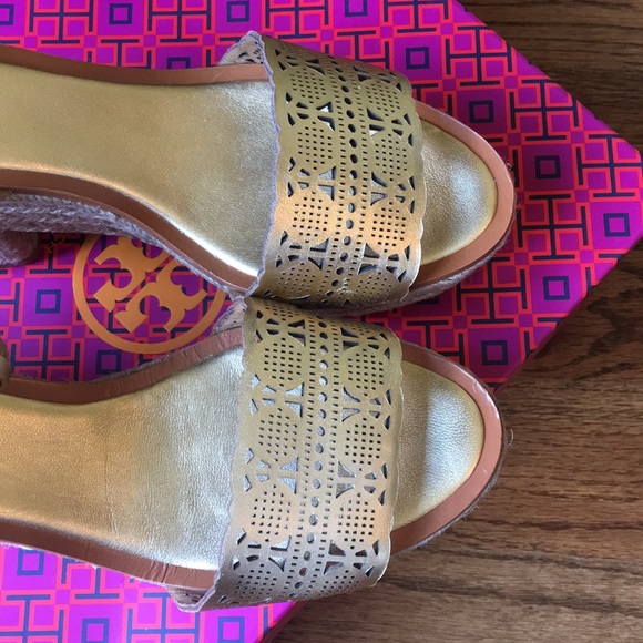 TB ROSELLE METALLIC GOLD PLATFORM ESPADRILLE EUC - Picture 2 of 6