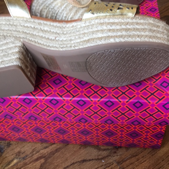 TB ROSELLE METALLIC GOLD PLATFORM ESPADRILLE EUC - Picture 4 of 6