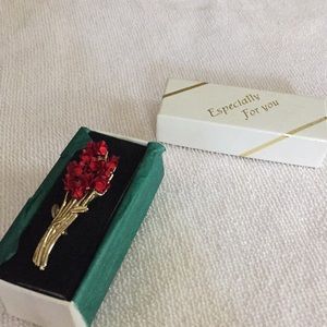 Stick pin roses