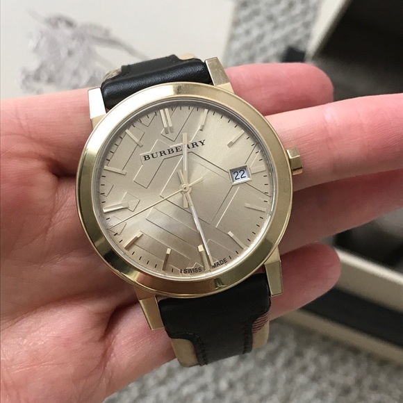 New, never worn Burberry watch - Picture 5 of 5