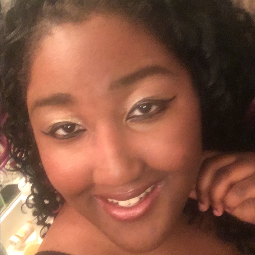 Meet your Posher, Vivian