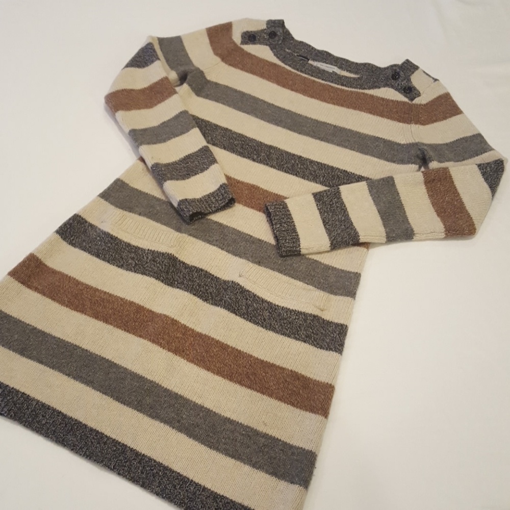 Super cute neutral GAP sweater dress, like new