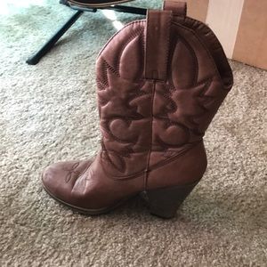 Brown cowgirl boots with heel