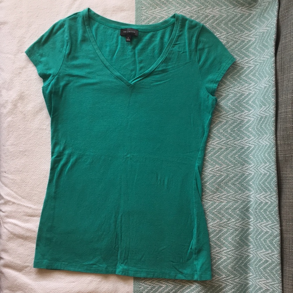 Cap sleeve v-neck stretch top