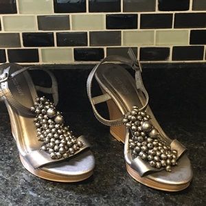 Unique sandals with gray accents
