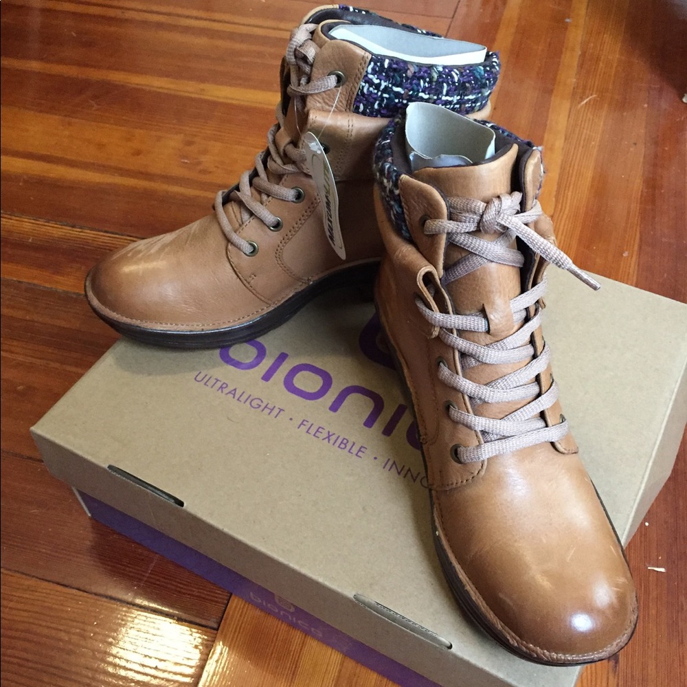BRAND NEW size 8 Bionica leather boots!
