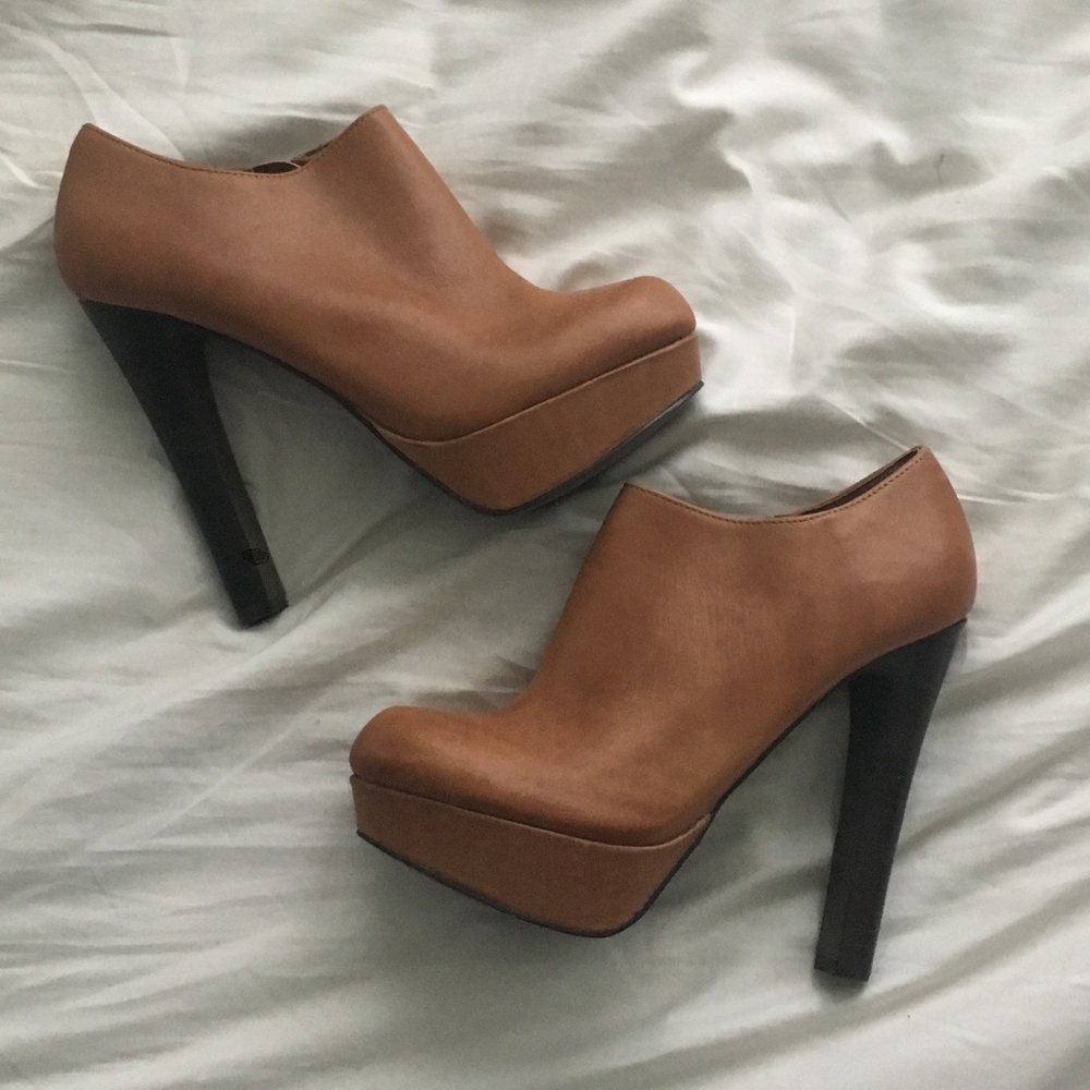 Steve Madden Cognac Leather Booties 8M Never Worn!