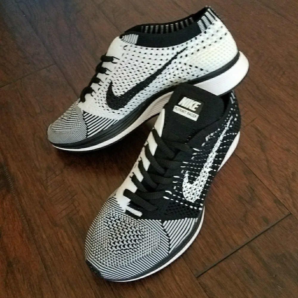 NWOT Nike Flyknit Racer