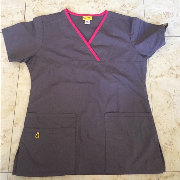 Scrub tops lot - Picture 3 of 6