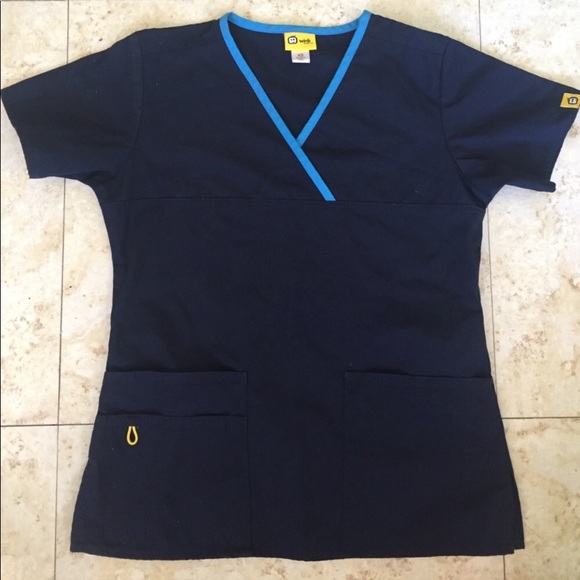 Scrub tops lot - Picture 4 of 6