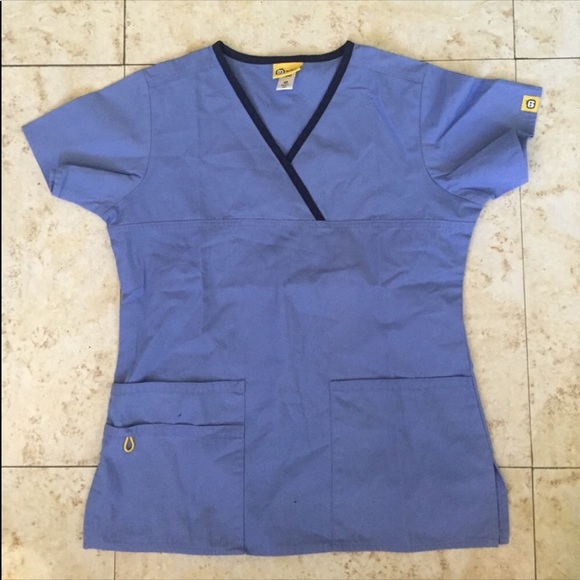 Scrub tops lot - Picture 5 of 6