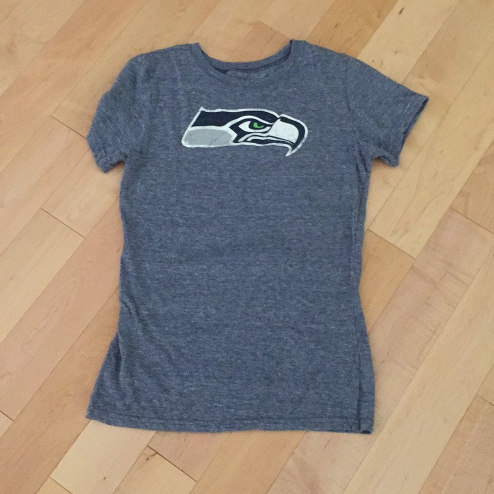 Women's Seahawks tshirt