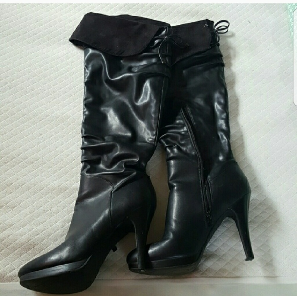 Tall black boots, size 8
