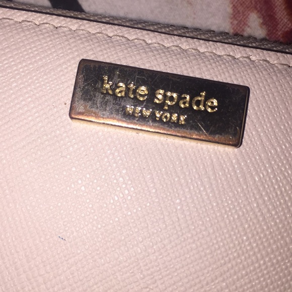 Kate Spade Wallet 💕 - Picture 2 of 4