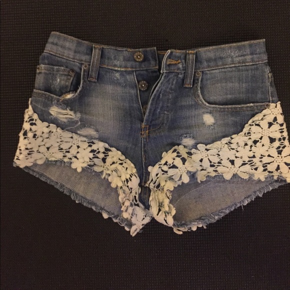 Carmar short shorts!