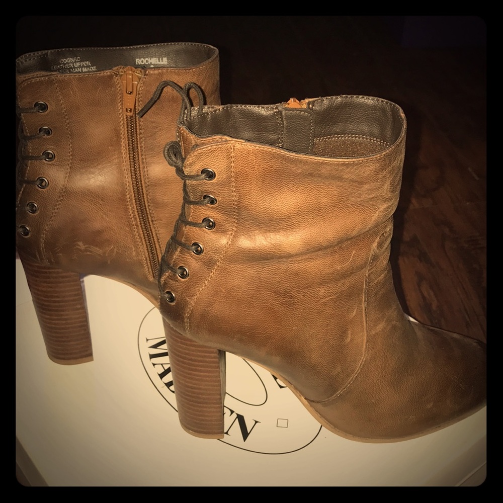 Cognac heeled booties