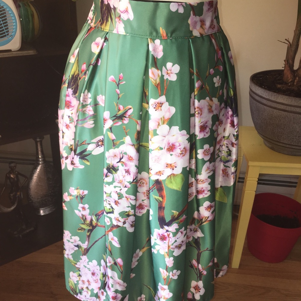 Brand new, never worn green floral midi skirt