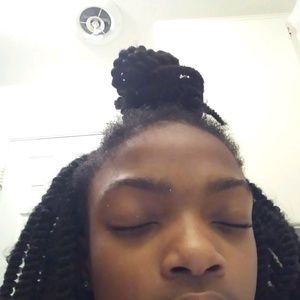 Meet your Posher, Meahia