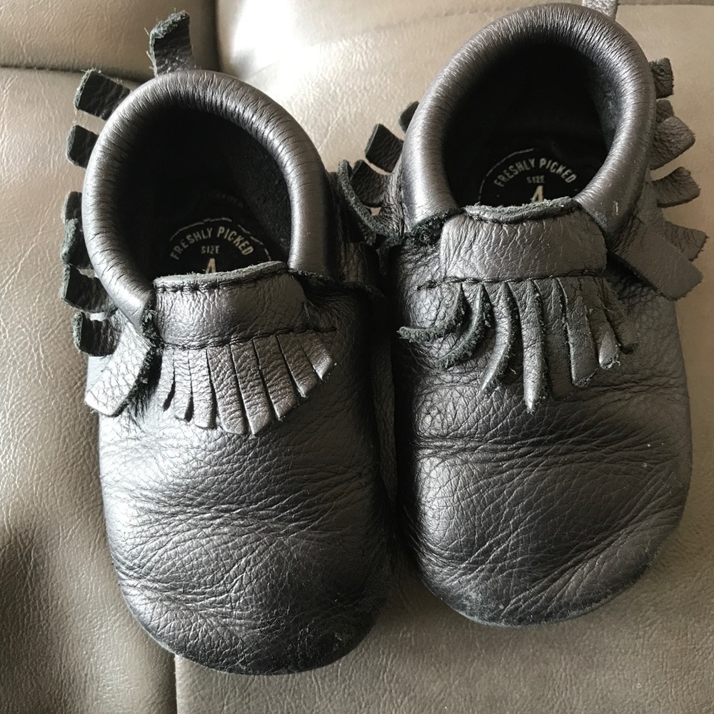Black Freshly Picked Moccasins