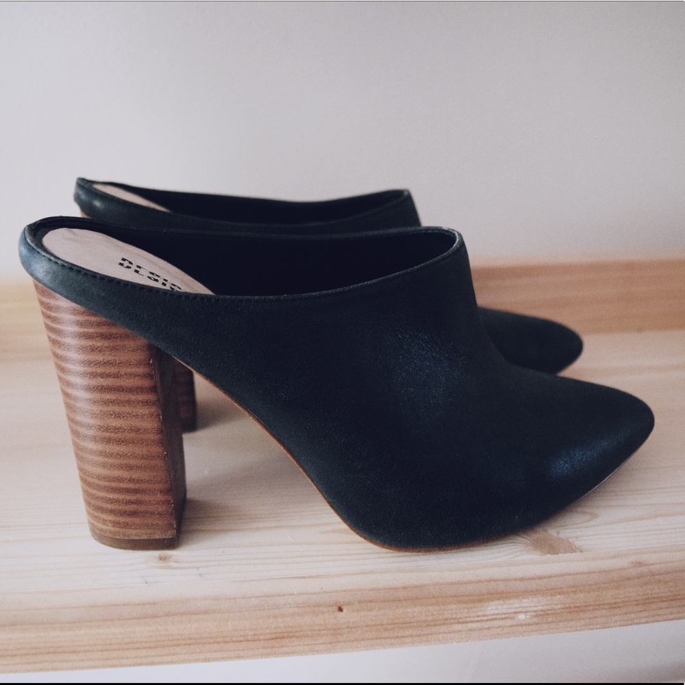 Design Lab Lord & Taylor⁙Leather Pointed Toe Mules