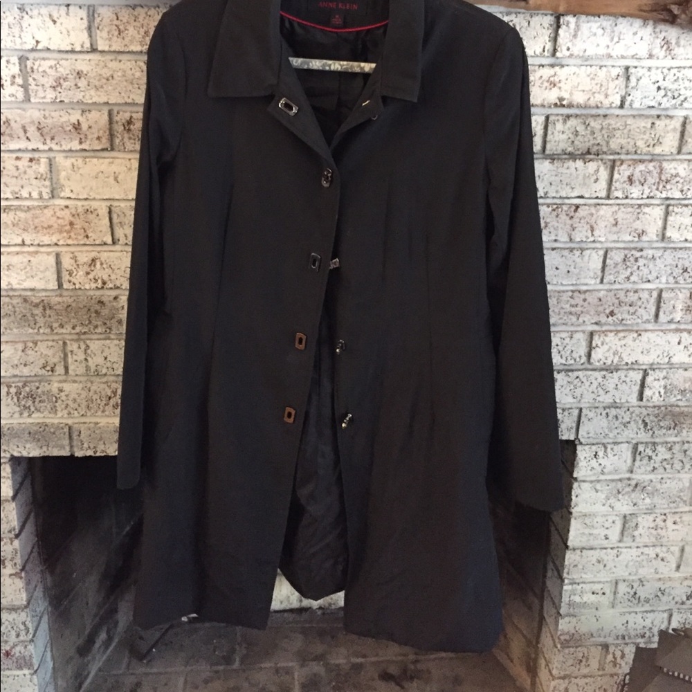Anne Klein black raincoat - Size Medium.