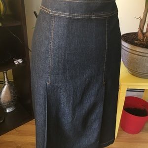 Stretch denim pleated skirt