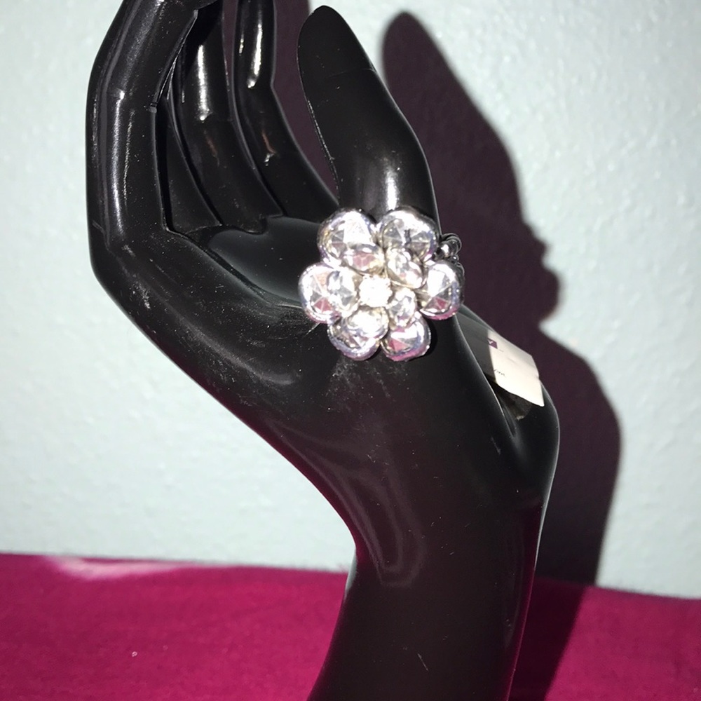 Crystal flower stretch ring